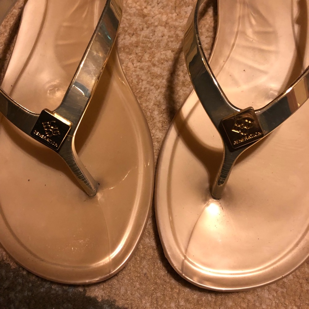 🎁👣BCBG SANDALS👣🎁 - Picture 2 of 3